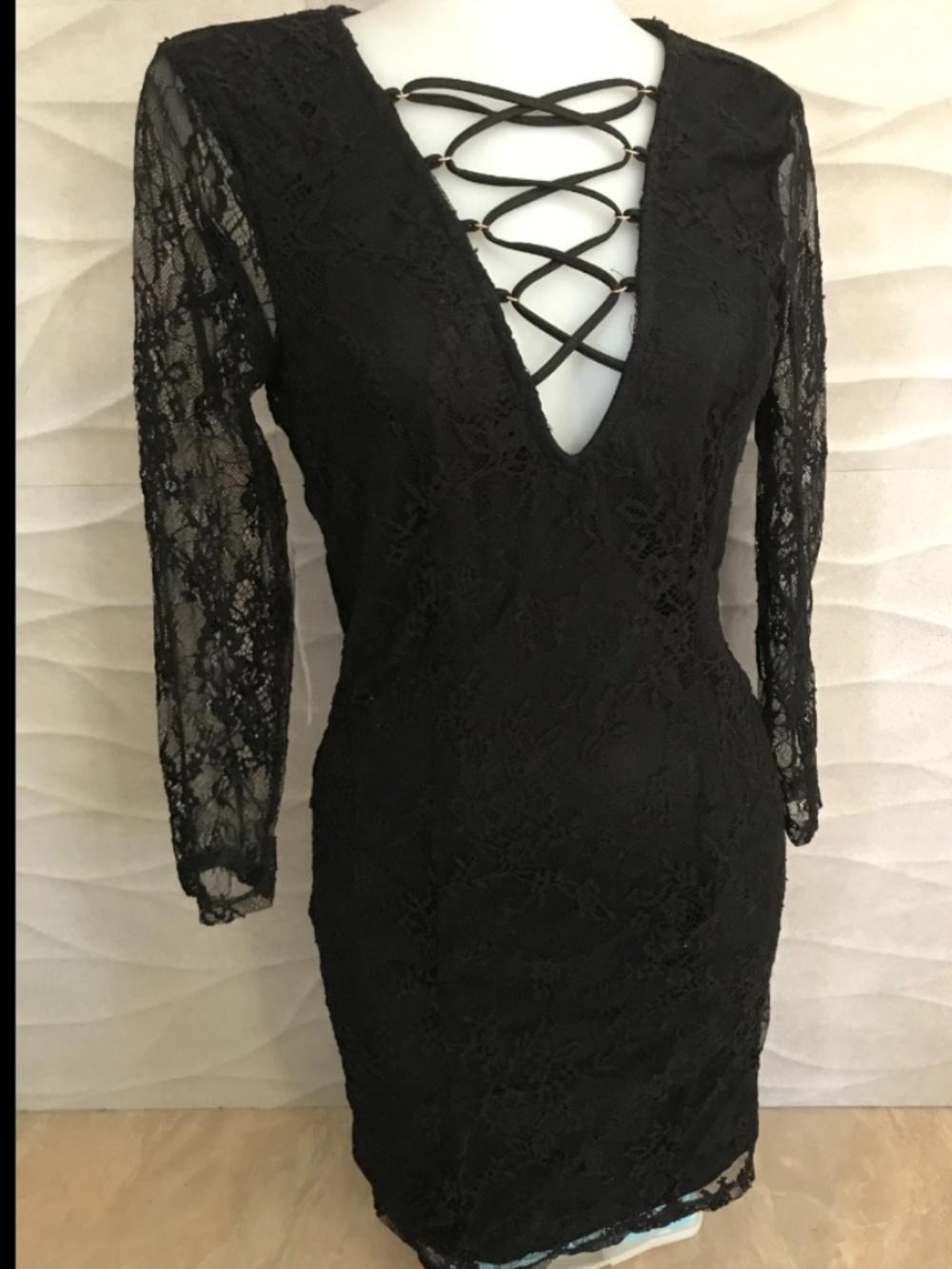 NWT Bebe Black deep V Neck Lace Up Long Sleeves top Dress